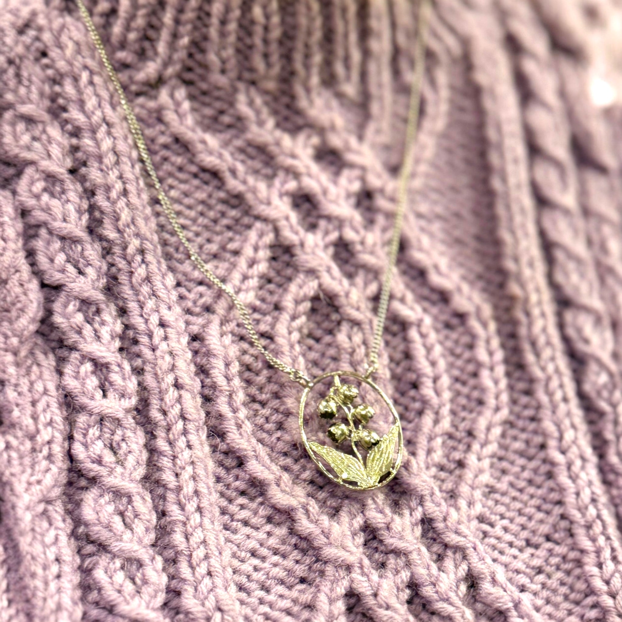 SU Jewelry Lily Drop Pendant – Botanical Jewelry Design in Silver

