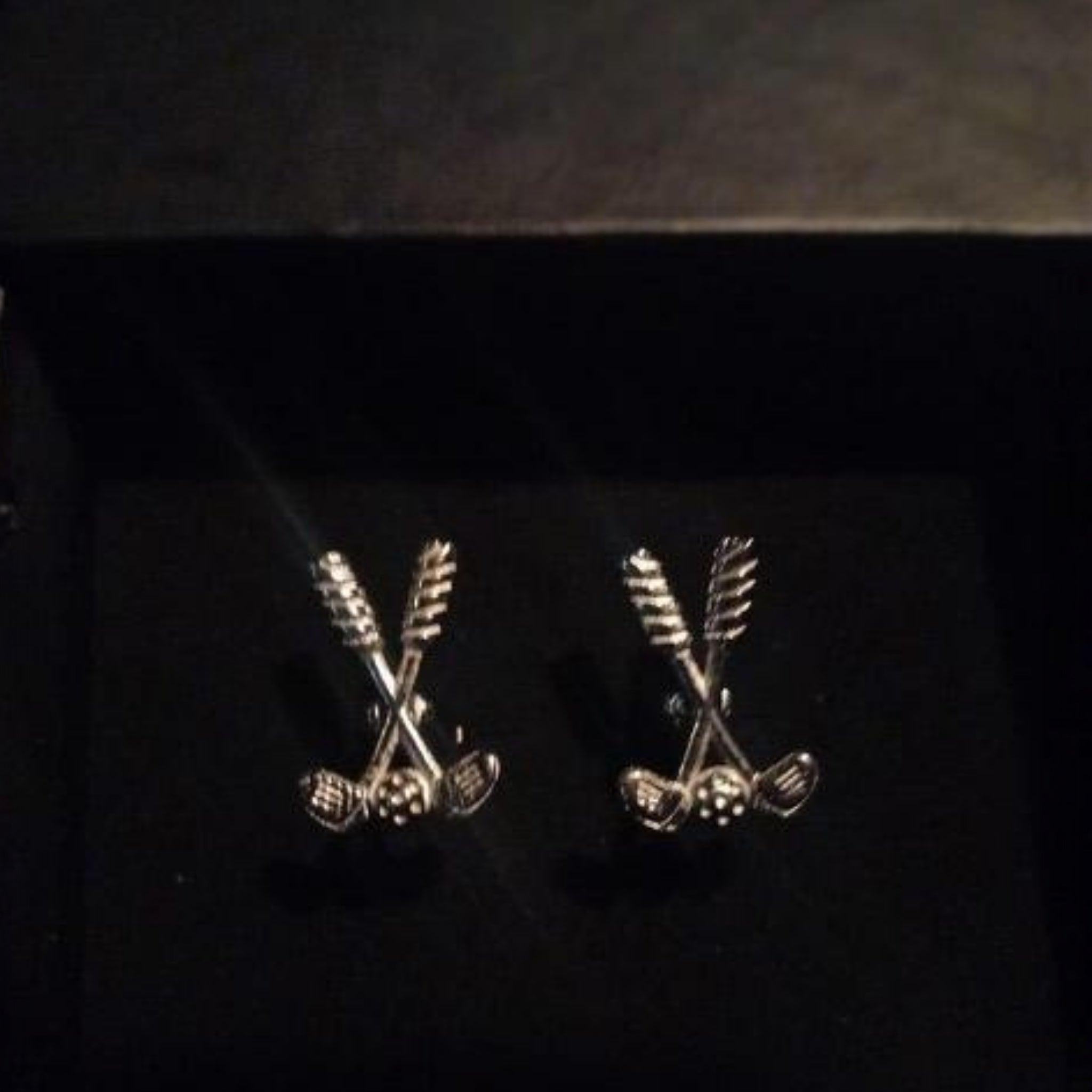 Elite Swing Cufflinks – Silver Golf Stick-Inspired Design

