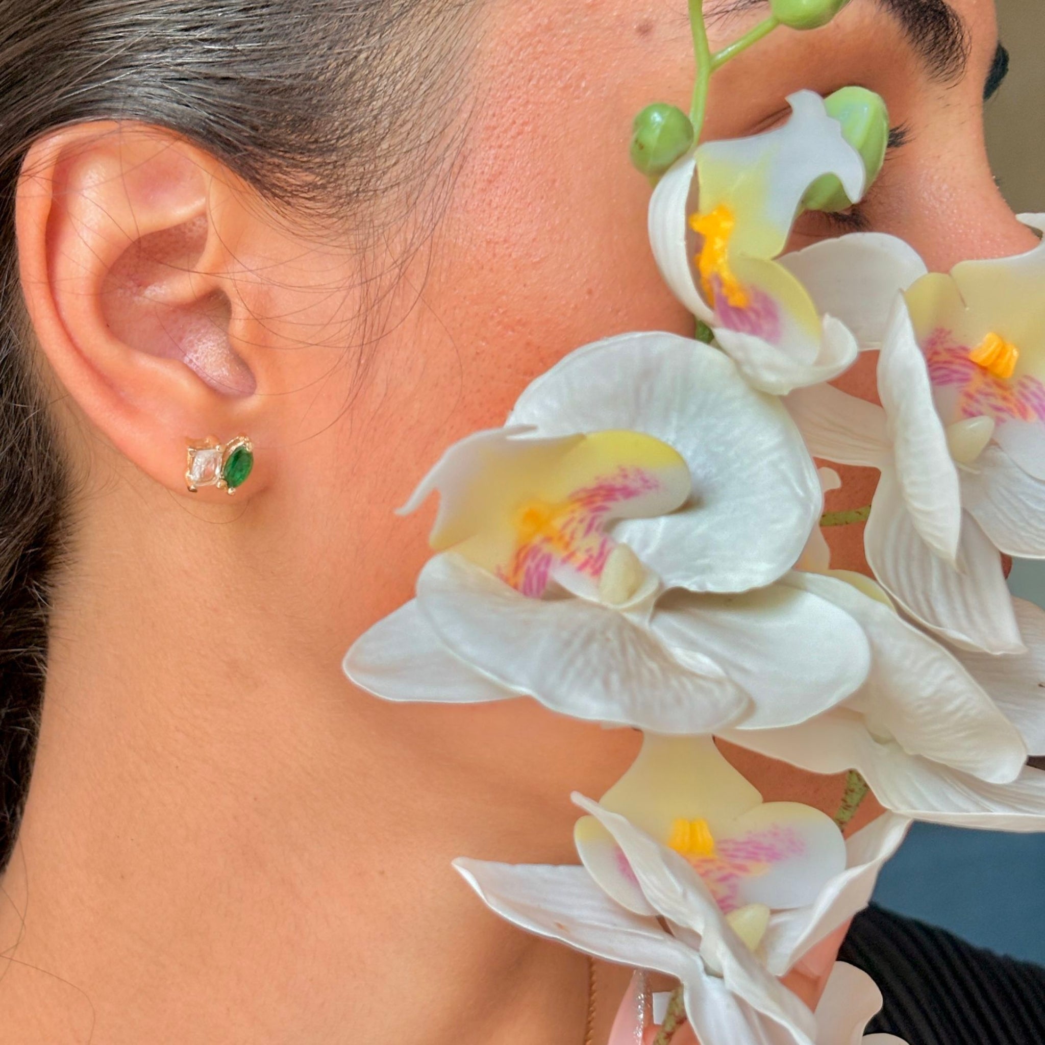 3. Dual-stone studs with minty mocktail inspiration
